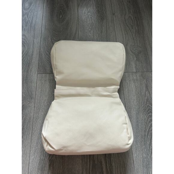 First Landings Newborn Photography Posing Pillows - Picture 3 of 5